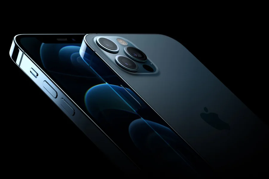 iPhone 12 Height: Full Size Guide With Real-Life Comparisons